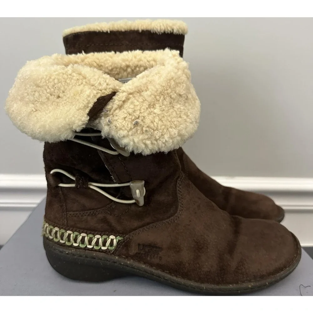 UGG Shearling Boots Kona Womens Size 9 Brown Suede Mid Calf Toggle Sheepskin